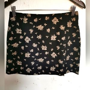 Size 40 mini skirt